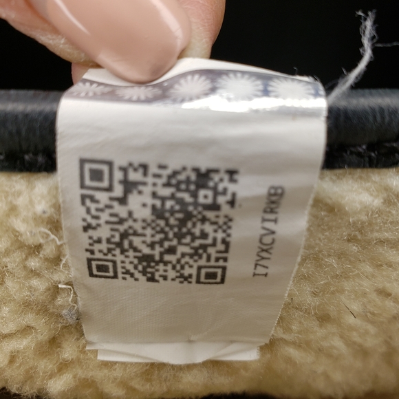 Ugg Australia 1007139 Woman Sheepskin Shearling Black Boots - Picture 8 of 8